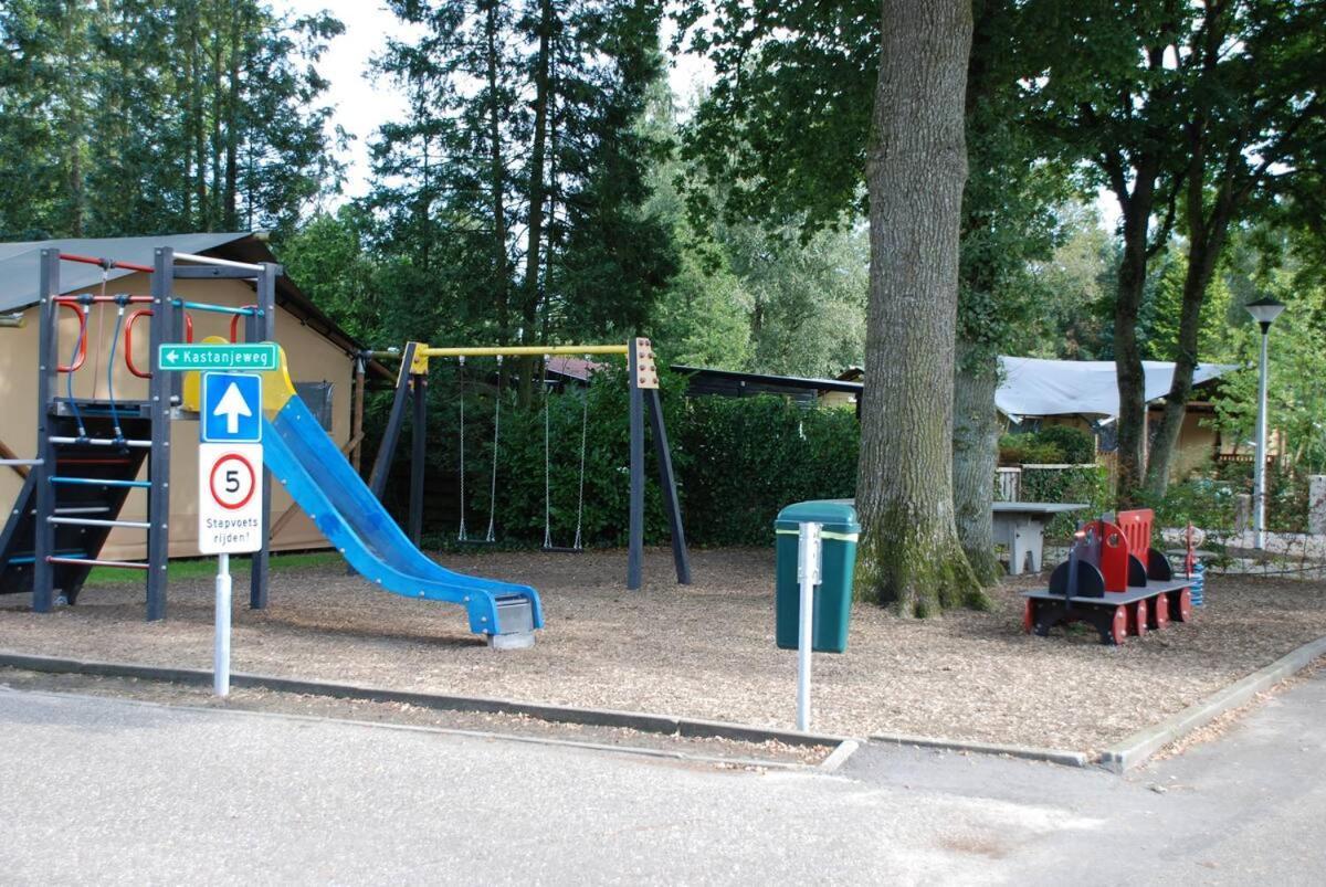 Charmant chalet op een bospark op de Veluwe Villa Putten Eksteriør billede